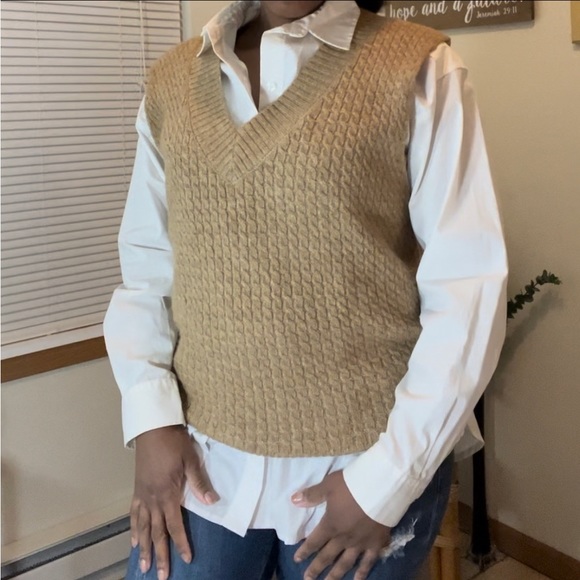 Sweater vest - Picture 3 of 4